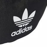 Riñonera Adidas Adicolor de color negro, con cierre superior y el logotipo del trébol de la marca estampado en color blanco en el frente.