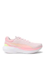 Championes deportivos Puma Scend Pro, color celeste con entresuela blanca y detalles en salmón. Incorporan tecnología Profoam.
