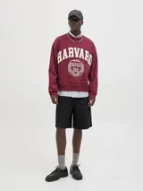 Short chino negro de tiro medio con cierre de cremallera, bolsillos delanteros y traseros.