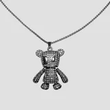 Collar de acero con dije plateado completamente incrustado de circonias brillantes.