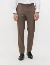 Ambo Harrington Select color azul oscuro, compuesto por saco de botonadura simple, chaleco abotonado y pantalón de vestir a juego, ideal para ocasiones formales.