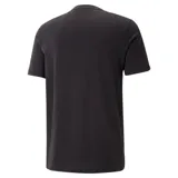 Remera Puma negra de corte clásico, con estampado rectangular en el frente que simula una cancha de baloncesto con trazos abstractos en azul y blanco. Logo de Puma estampado en la parte superior derecha.