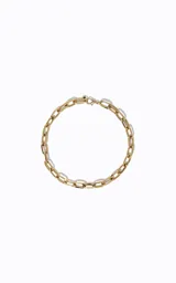 Collar dorado de eslabones anchos con acabado pulido y cierre ajustable.