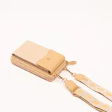 Porta celular color beige con correa de tela estampada con motivos geométricos en tonos amarillo y blanco.