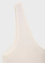 Top de tirantes anchos con escote pronunciado, confeccionado en tejido de lyocell con diseño recto y sin mangas.