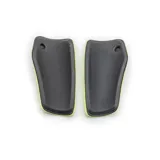 Canilleras Puma Attacanto azules con logo de Puma en blanco.