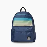 Mochila azul con franjas horizontales en tonos celeste, verde y beige.