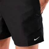 Short de baño negro con logo de Nike en blanco en la pierna derecha.