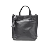 Cartera tipo bandolera grande marca XL, confeccionada en cuero negro con textura granulada. Cuenta con doble asa de mano, correa ajustable y extraíble, y cierre metálico con logo de la marca en el frente.