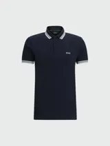 Remera polo de algodón color gris oscuro, marca Boss, modelo Paddy. Corte regular fit, cuello y puños con ribete doble en blanco y gris. Logo bordado en el pecho.