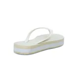 Chanclas blancas con plataforma, marca Tropical Brasil, modelo Quadradiha Flattaform.