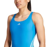 Malla enteriza Adidas de natación para mujer, color celeste con logo estampado en blanco y tres tiras blancas en los laterales.