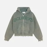 Campera de punto tipo hoodie con cierre frontal, bolsillos tipo canguro, diseño boxy fit y efecto desgastado en los bordes. Presenta la inscripción "scuffers" bordada en el frente.