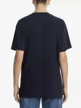 Remera de algodón color negro con estampado gráfico frontal que incluye la marca Anine Bing, una ilustración de montaña y la palabra California. Presenta un acabado de estilo vintage.