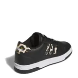 Championes Adidas Break Start Low de color negro con suela blanca. Presentan diseño de perfil bajo, puntera perforada y las icónicas tres tiras de la marca con estampado animal print tipo leopardo, mismo motivo presente en el talón.