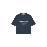 Remera oversize gris oscuro de manga corta, con cuello redondo y estampado tipográfico frontal de la marca Eme Studios en color blanco.