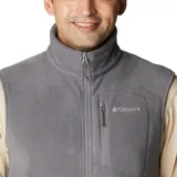 Chaleco de forro polar Columbia con cierre frontal completo, cuello alto, bolsillo vertical en el pecho y bolsillos laterales, todos con cierre.