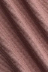 Musculosa en punto acanalado de algodón con cuello redondo y diseño ajustado.