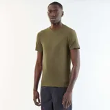 Remera de manga corta color verde militar, con cuello redondo y diseño slim fit.