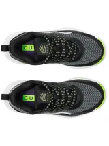 Championes de básquetbol Under Armour Curry 3Z7, con diseño en color negro, blanco y detalles en verde neón. Presentan una parte superior combinada de cuero resistente y malla transpirable, con refuerzo interno en el mediopié para mayor estabilidad y una suela de goma con patrón de tracción anatómico.