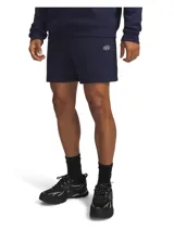 Short Under Armour Rival Fleece color azul marino, de felpa ligera de mezcla de algodón con cintura elástica y cordón ajustable.