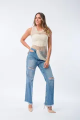 Vestido dorado de algodón con elastano, sin mangas y corte clásico.