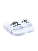 Ojota deportiva Umbro modelo ProFoam, color verde militar, con tira ancha ajustable con velcro y logo Umbro en relieve.