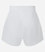 Short de vestir color rosa claro, de corte recto y tiro alto.