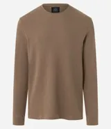 Remera verde militar de manga larga, cuello redondo y corte recto.