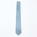 Corbata de satén color celeste con textura geométrica sutil.