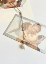 Collar de plata 925 con dije de perla barroca de río.