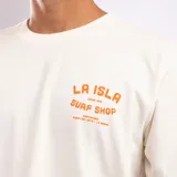Remera blanca de manga corta con logo estampado en el pecho.