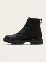 Bota de caña media Sorel, confeccionada en cuero impermeable con costuras selladas. Presenta cierre de cordones con ganchos metálicos, suela de caucho EVERTREAD moldeada y entresuela con detalle de costura visible.
