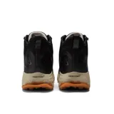 Championes de trekking New Balance Fresh Foam X Hierro Mid, color negro con suela Vibram® Megagrip color beige y detalles en marrón.