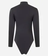 Body de manga larga con cuello alto y detalle de fruncido central en el frente. Confeccionado en tejido seamless ajustado al cuerpo.