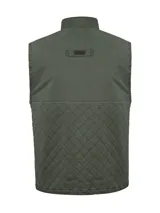 Chaleco verde militar RKF modelo Laurito, sin mangas, con cuello alto, cierre frontal oculto con tapeta y bolsillos laterales. Presenta diseño combinado con canesú liso en la parte superior y tejido capitoneado en rombos en la parte inferior.