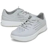 Championes deportivos Crocs InMotion Pacer, color negro con suela blanca. Diseño con cordones elásticos y perforaciones en los laterales y la puntera para mayor transpirabilidad.