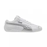 Championes urbanos Puma modelo Speedcat LTH, color blanco con detalles en plateado. Presentan un diseño de perfil bajo inspirado en el automovilismo, con el logo de la marca en el lateral y en la puntera.