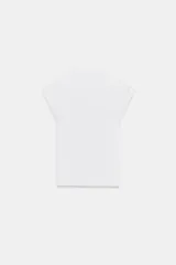 Top negro de tejido de punto, corte ajustado, con cuello alto y mangas sisa caídas.