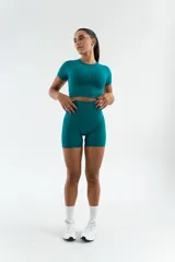 Short deportivo de tiro alto color verde petróleo.