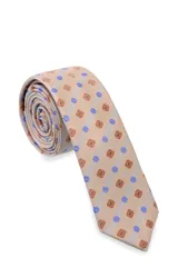 Corbatín color salmón de 5 cm de ancho.