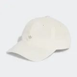 Gorro de b&eacute;isbol Adidas confeccionado en corderoy blanco, con visera precurvada y bordado del logo del Trifolio en el frente.