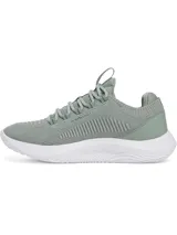 Championes de entrenamiento Under Armour Dynamic 2, color verde grisáceo con suela blanca. Presentan parte superior de tejido IntelliKnit para mayor suavidad y sujeción, mediasuela Flow para amortiguación reactiva y estabilidad en movimientos laterales, y logo de la marca en el talón.