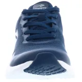 Championes deportivos Topper modelo Strong Pace III, color azul marino con detalles en gris. Presentan capellada de malla transpirable con refuerzos sintéticos, cierre con cordones y suela blanca con tecnología amortiguadora.