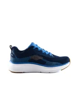 Championes de running Umbro modelo Bron, color azul marino con detalles en celeste, suela blanca gruesa y suela exterior de goma color tostado.