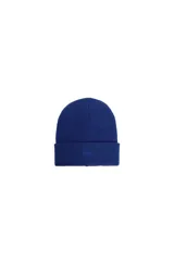 Gorro de lana Levi's modelo Beanie Small Batwing de color azul, confeccionado en tejido de punto con vuelta y detalle de parche frontal con logo tono sobre tono.