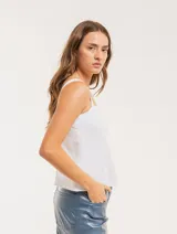 Musculosa blanca de lino con breteles anchos y diseño de franjas combinadas con lurex.