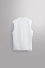 Musculosa de hombre Zara Athleticz modelo relaxed fit, color beige, confeccionada en tejido compacto de algodón con cuello redondo y mangas sisa.