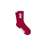 Medias Eme Studios Wheelie Cherry de caña alta, color rojo con detalles en blanco que incluyen el logo de la marca en el lateral y franjas en la planta del pie.