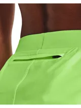 Short deportivo Under Armour Fly By Elite 3 de color verde lima, con cintura elástica y detalles en negro en los bordes.